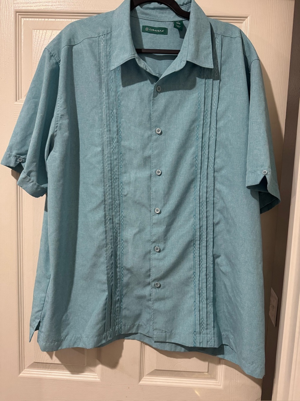 Cubavera light blue casual shirt. Short sleeve, button front, collar, side slits
